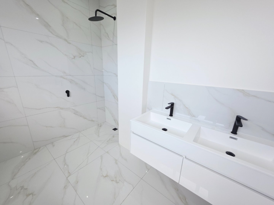 4 Bedroom Property for Sale in Sandown Western Cape